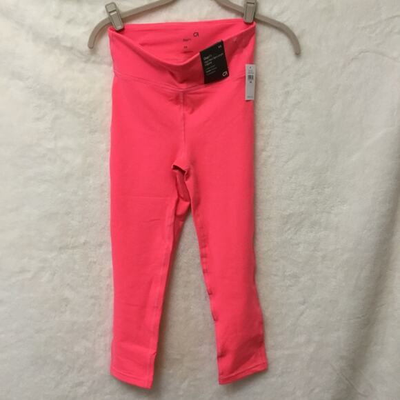 GapFit Bright Neon Pink Compression Capris - Picture 4 of 11